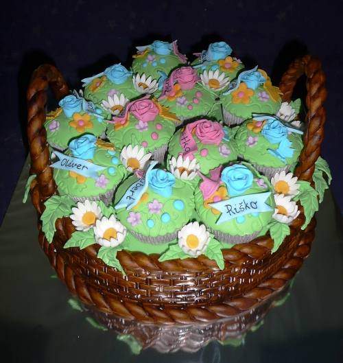 Kvietkované torty » Torta Košík s kvetmi