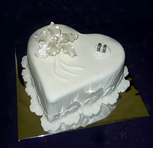 Jednoposchodové torty » Torta Svadobné srdce