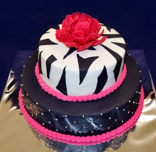Svadobné torty » Torta Retro s kvetom