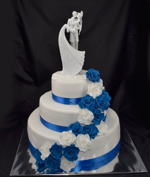 Torty » Torta Trojposchodová svadobná s kvetmi